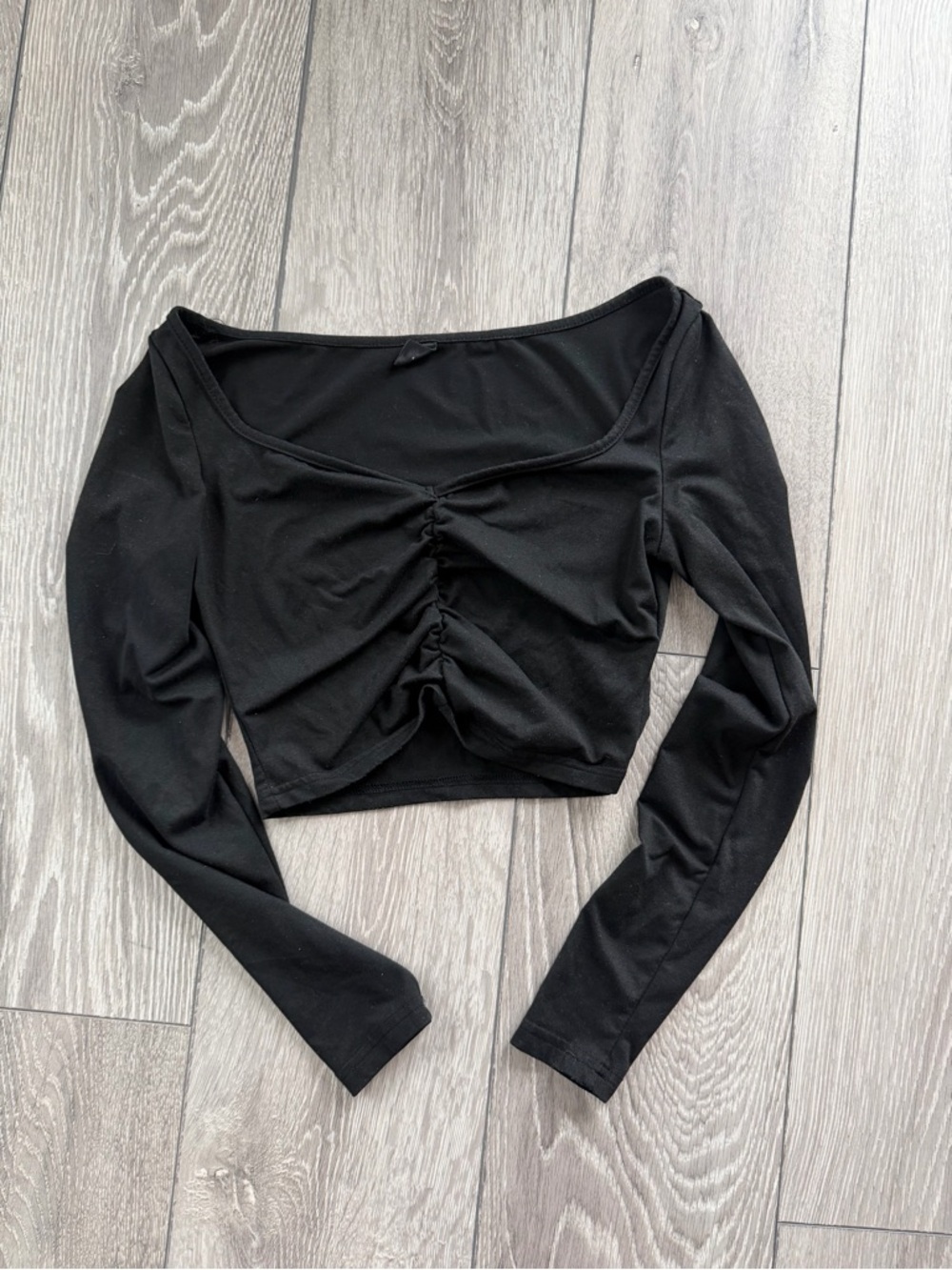 Black Ruched Front Long Sleeve Crop Top - Women's